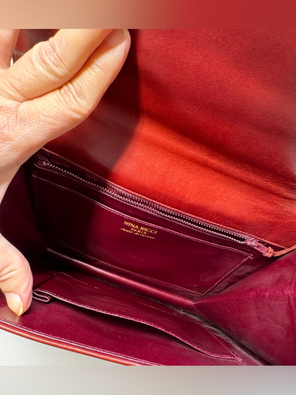 Nina Ricci Deep Red Envelope Crossbody/Clutch with Gold 'N' Accent - Vintage - Picture 12 of 14